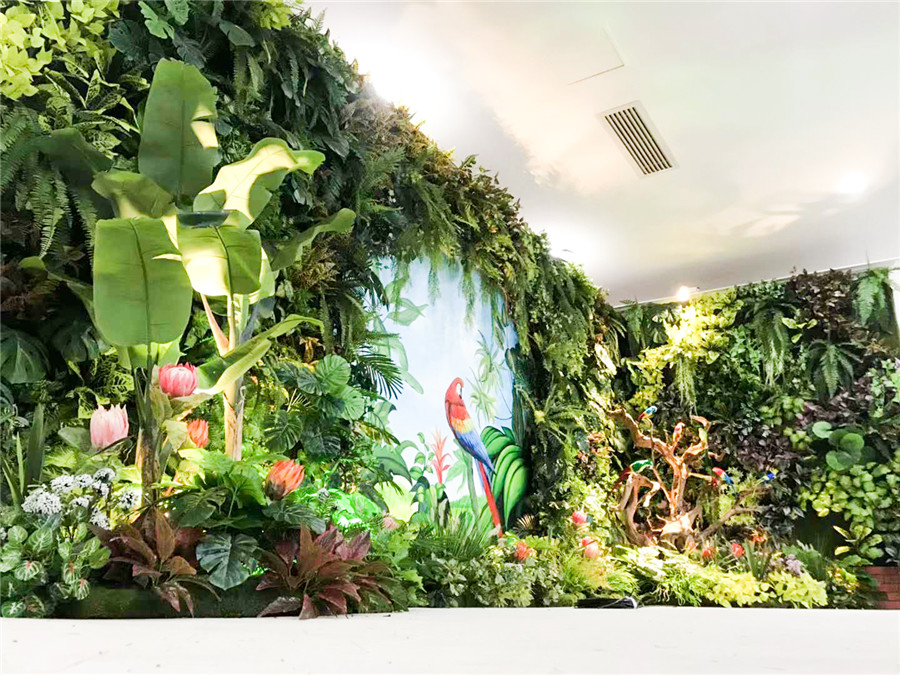深圳高仿真植物墙的美观实用性绿植制作