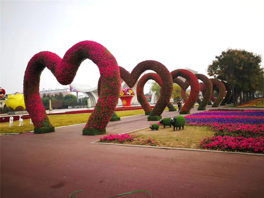 成都仿真植物花艺拱门装饰，景区爱心花廊 (3)