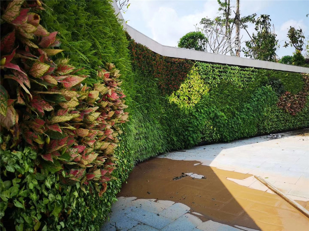 成都室外垂直绿化植物墙，重庆华润置地施工案例 (1)