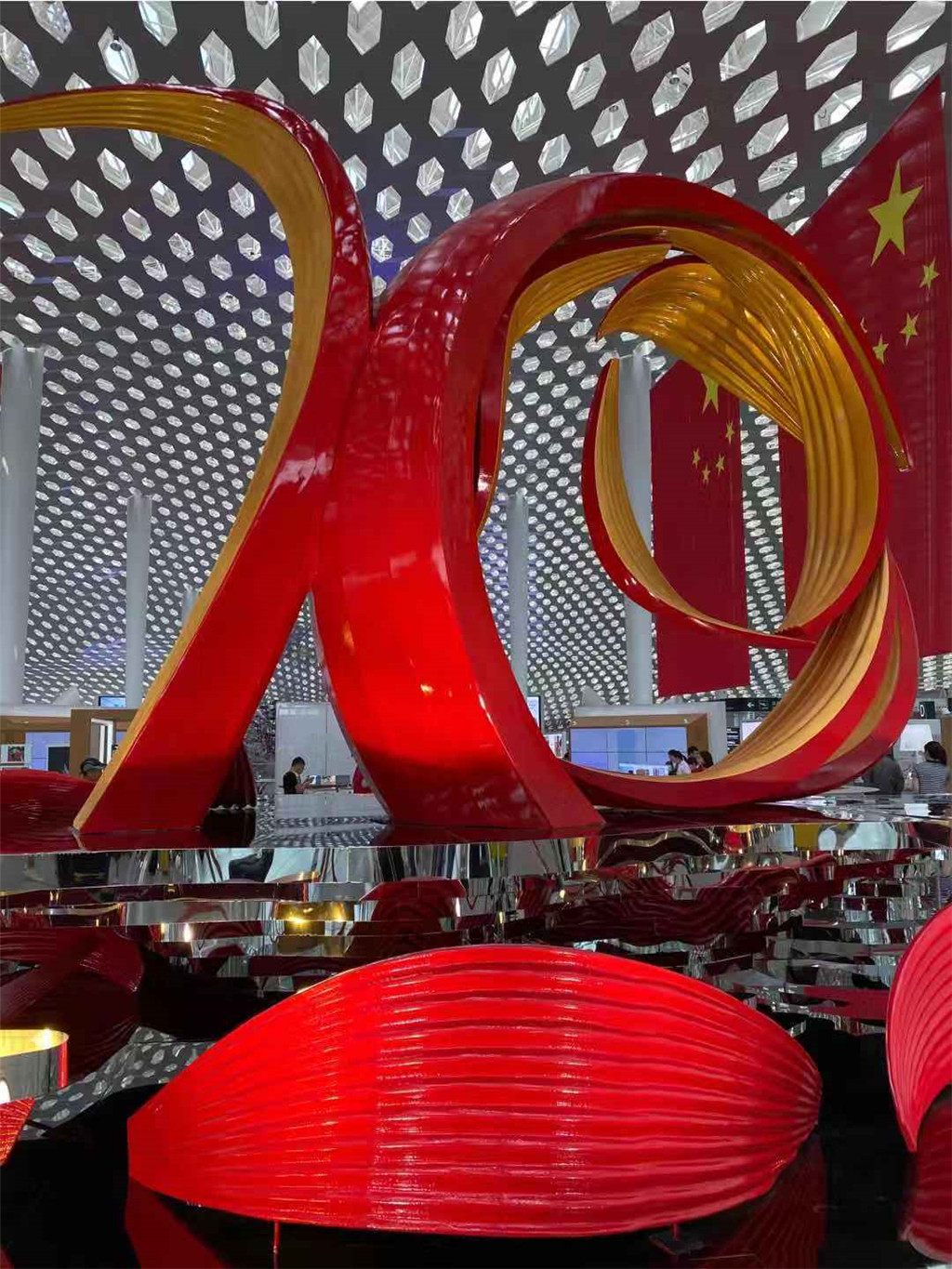 深圳机场华为大型活动玻璃钢雕塑 (1)